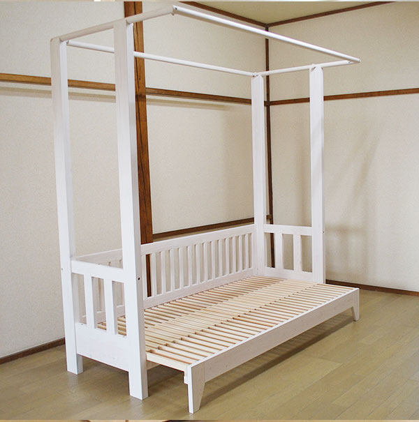 (No:1712010)カーテンを取り付けられる天蓋付き伸縮ベッド