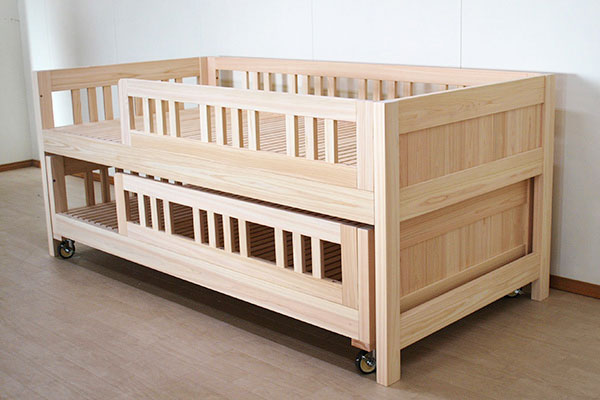 ベッド1台のスペースに2台分を収納できる親子ベッド