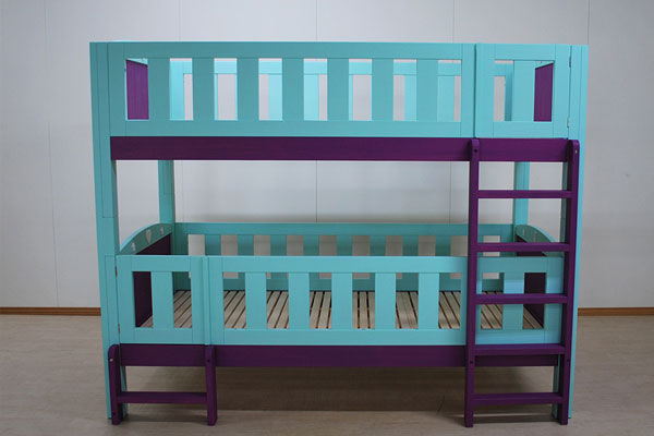 水色と紫色２色の二段ベッド